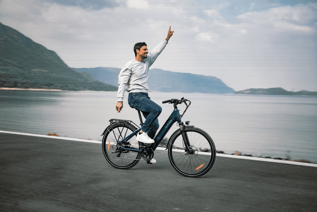 Why Riders Are Searching for an E-Bike With Throttle in the Age of Smart Mobility