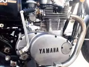 1975 Yamaha XS650 restoration - clean motor