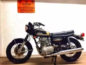 1975 Yamaha XS650 restoration - no trespassing sign