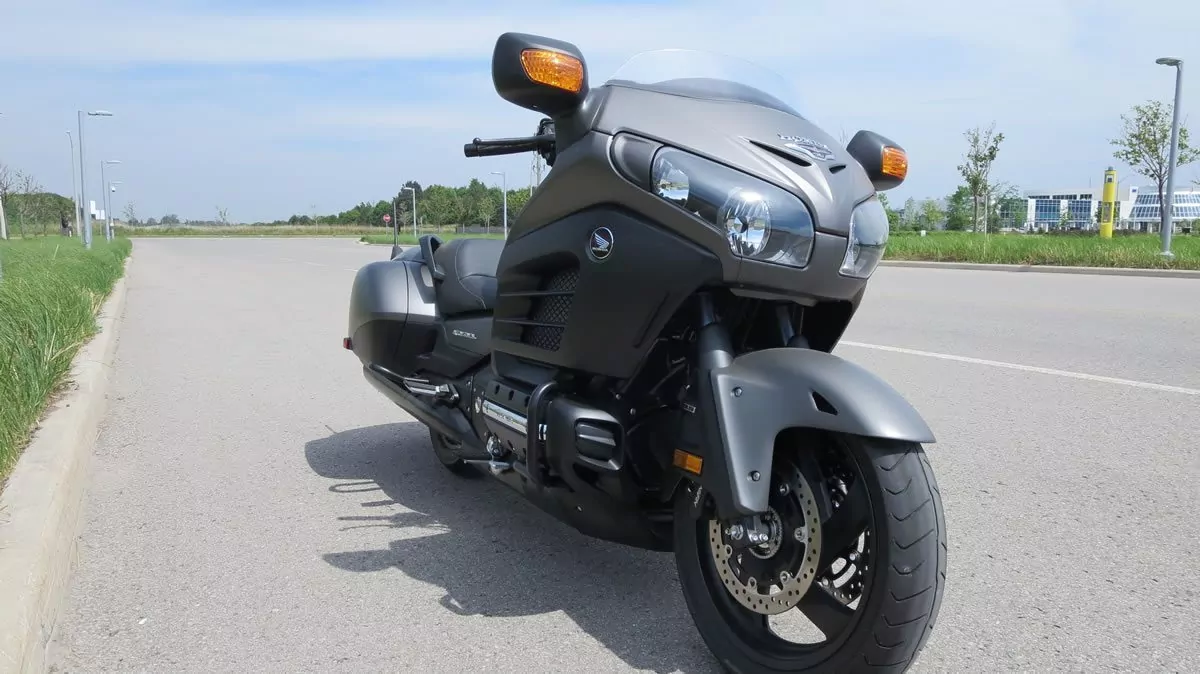 Honda Gold Wing F6B Review - Front