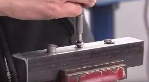How to extracting rounded screw heads with valve grinding paste
