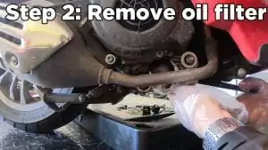 Vespa Primavera Oil Change - Remove oil filter