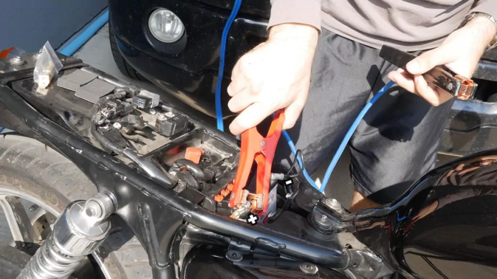 How to jump start motorcycle - hook up positive terminal
