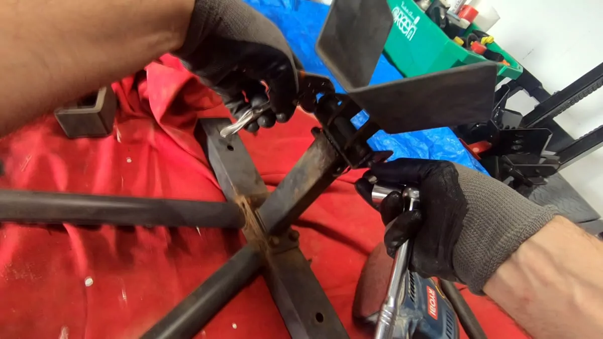 taking apart wheel chock