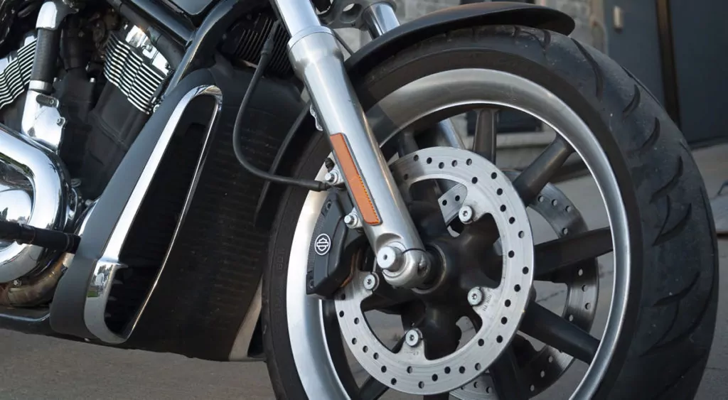 v-rod night rod review brakes and front tire